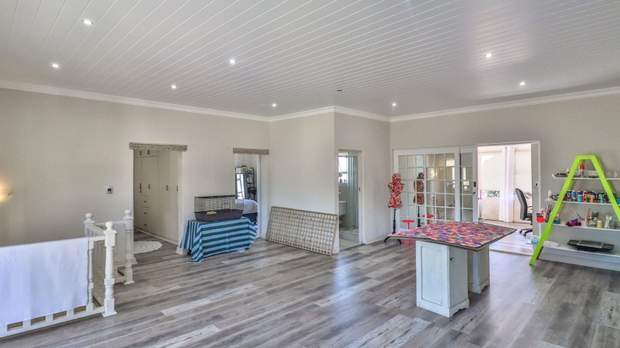 6 Bedroom Property for Sale in Heiderand Western Cape